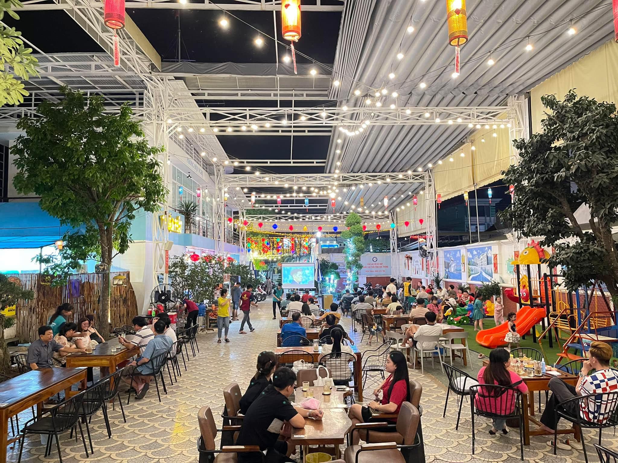 Không gian quán ấm cúng