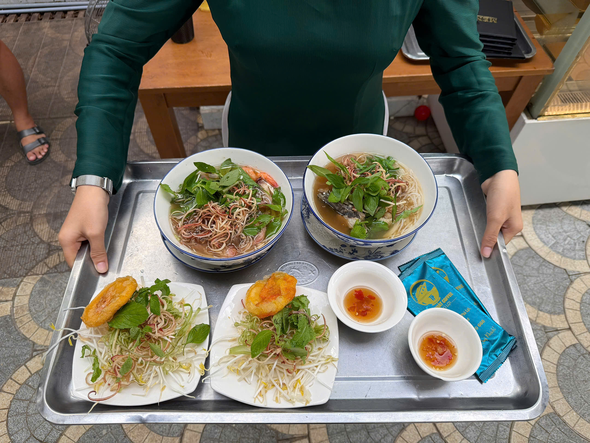 Bún nước lèo thập cẩm